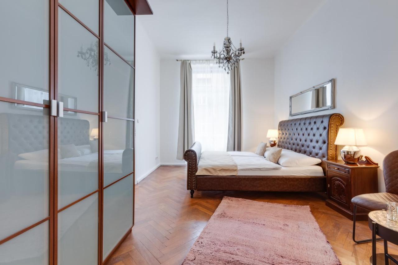 Luxury Riverside Apartments In The Center Of 프라하 외부 사진