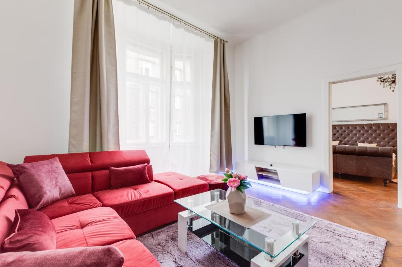 Luxury Riverside Apartments In The Center Of 프라하 외부 사진