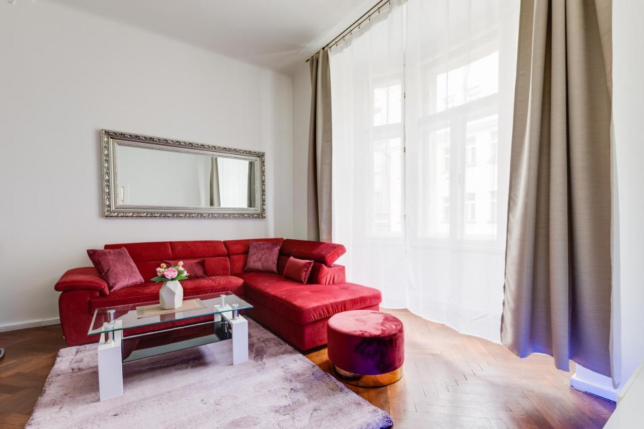 Luxury Riverside Apartments In The Center Of 프라하 외부 사진