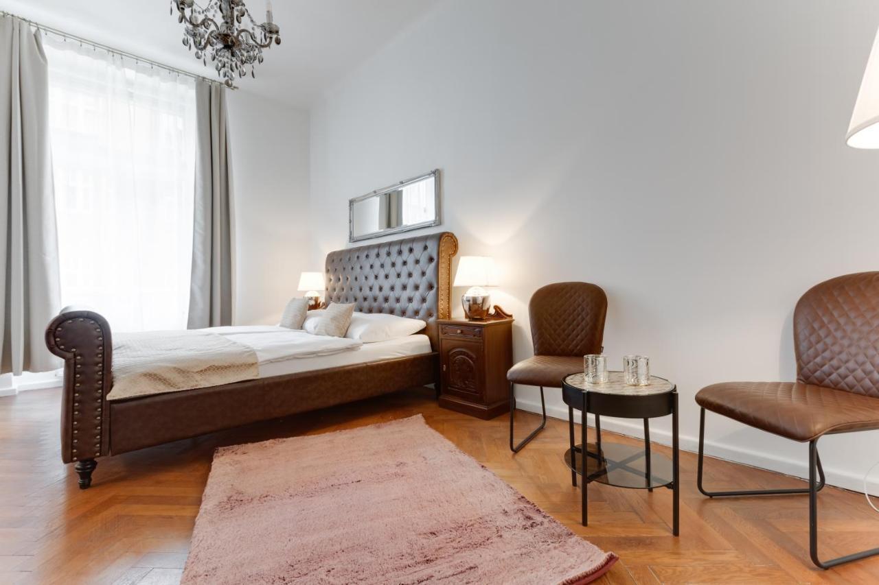 Luxury Riverside Apartments In The Center Of 프라하 외부 사진