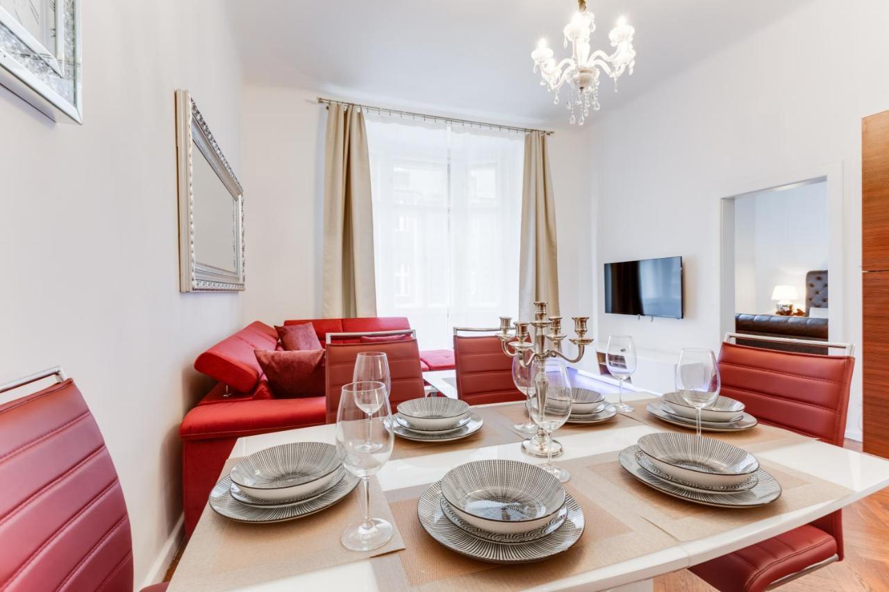Luxury Riverside Apartments In The Center Of 프라하 외부 사진