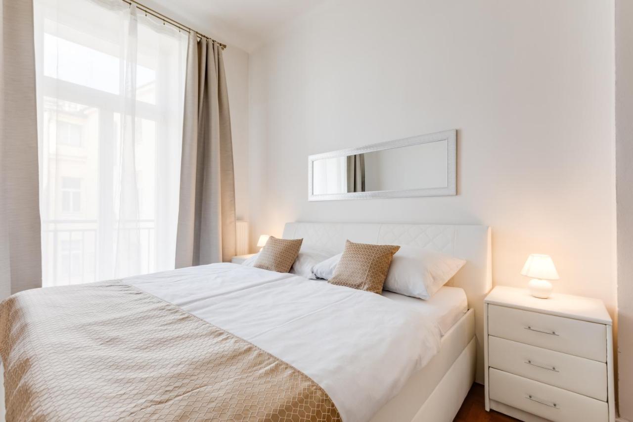 Luxury Riverside Apartments In The Center Of 프라하 외부 사진