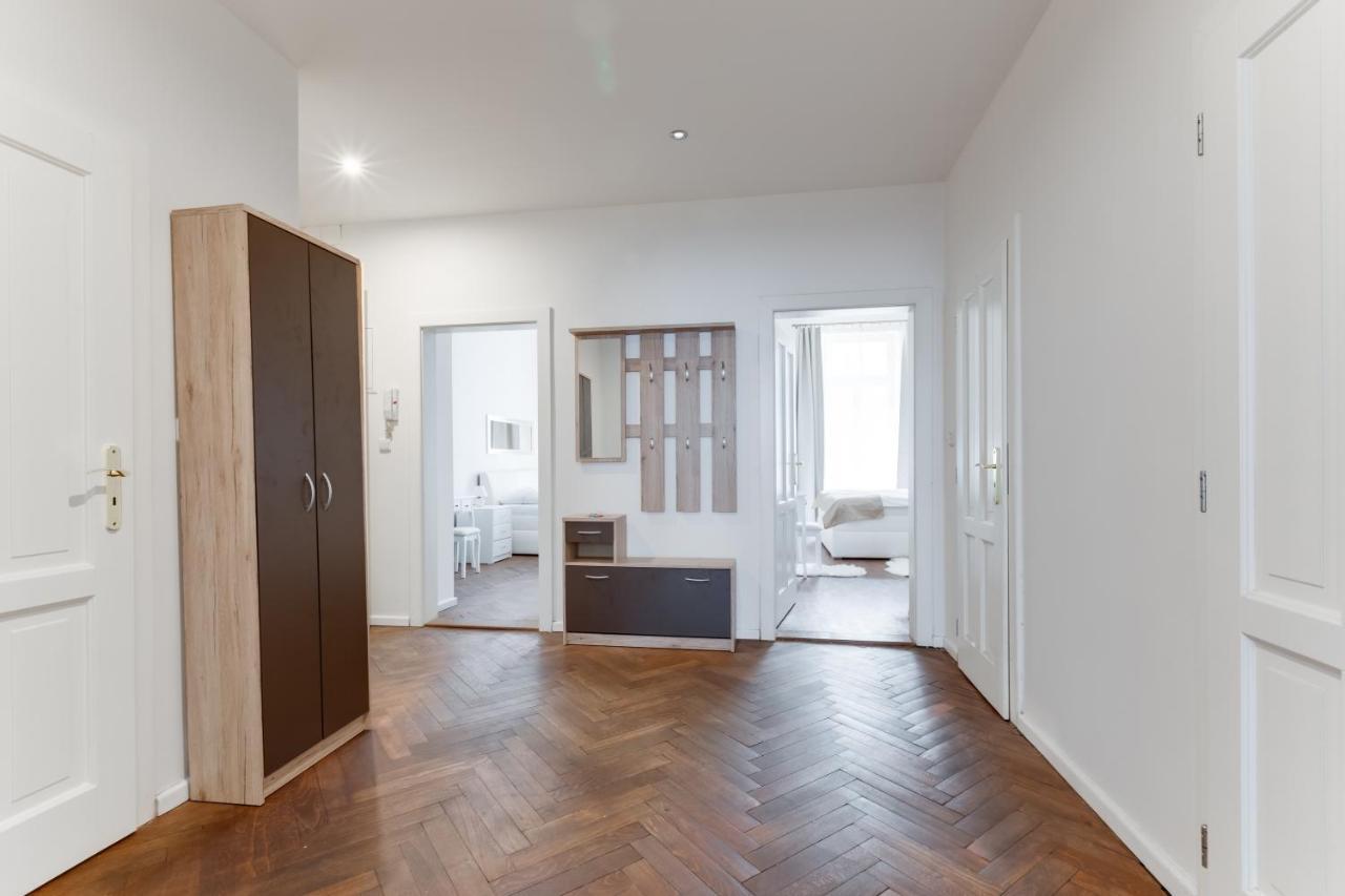 Luxury Riverside Apartments In The Center Of 프라하 외부 사진