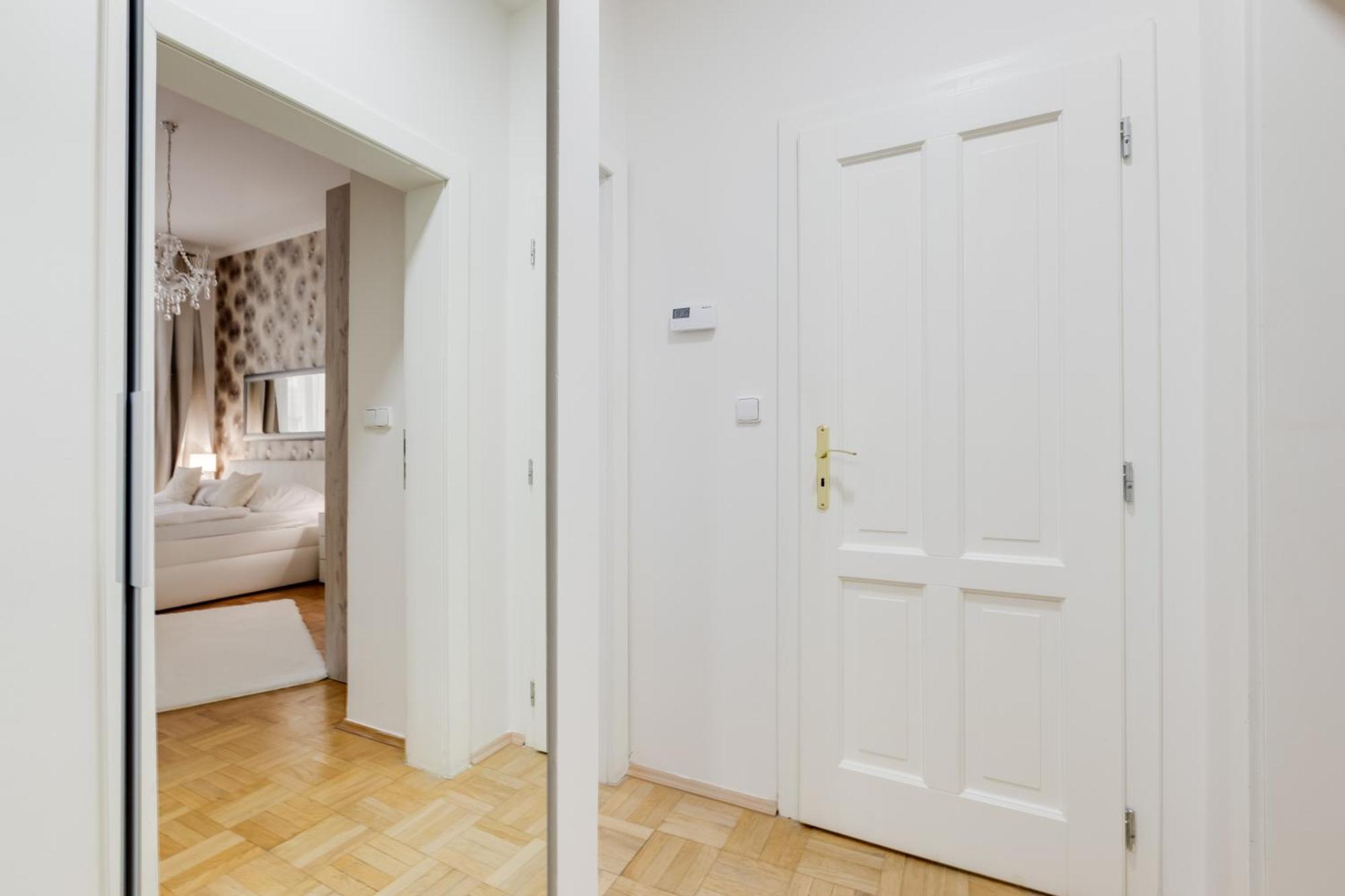 Luxury Riverside Apartments In The Center Of 프라하 외부 사진