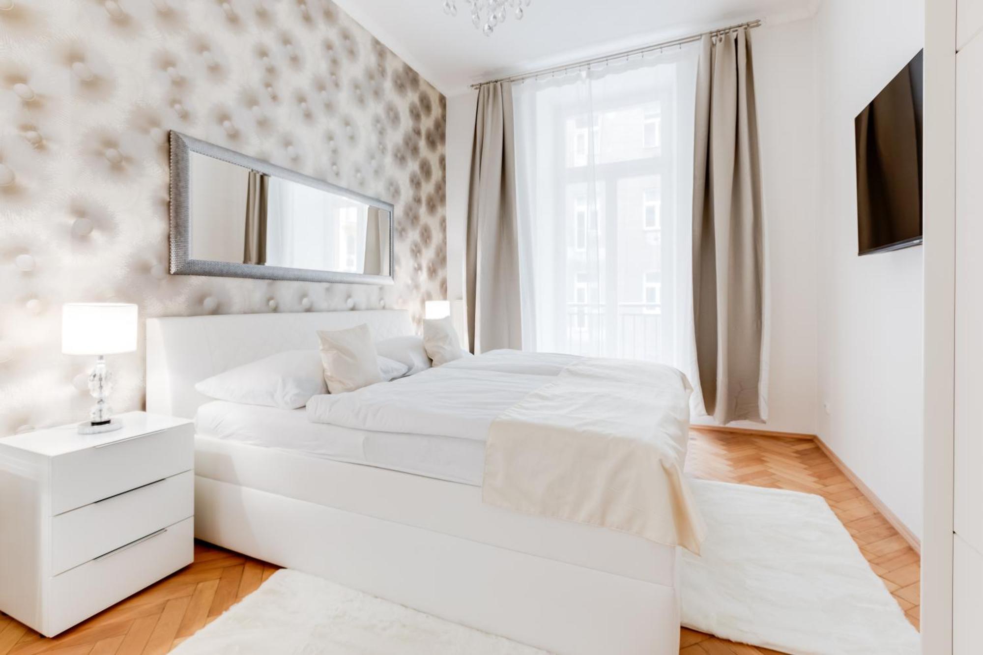 Luxury Riverside Apartments In The Center Of 프라하 외부 사진