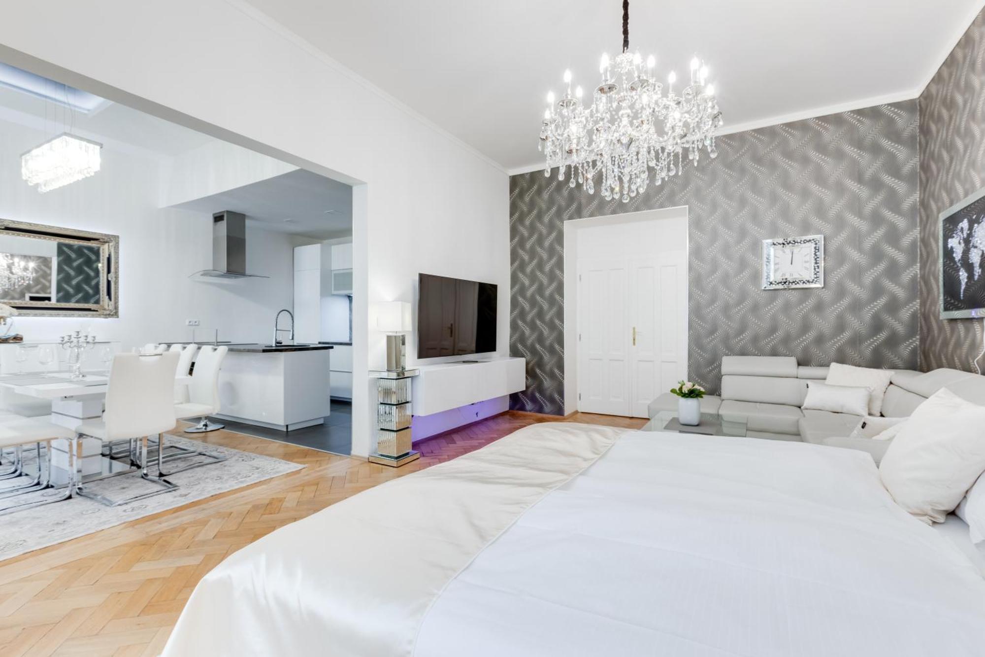 Luxury Riverside Apartments In The Center Of 프라하 외부 사진