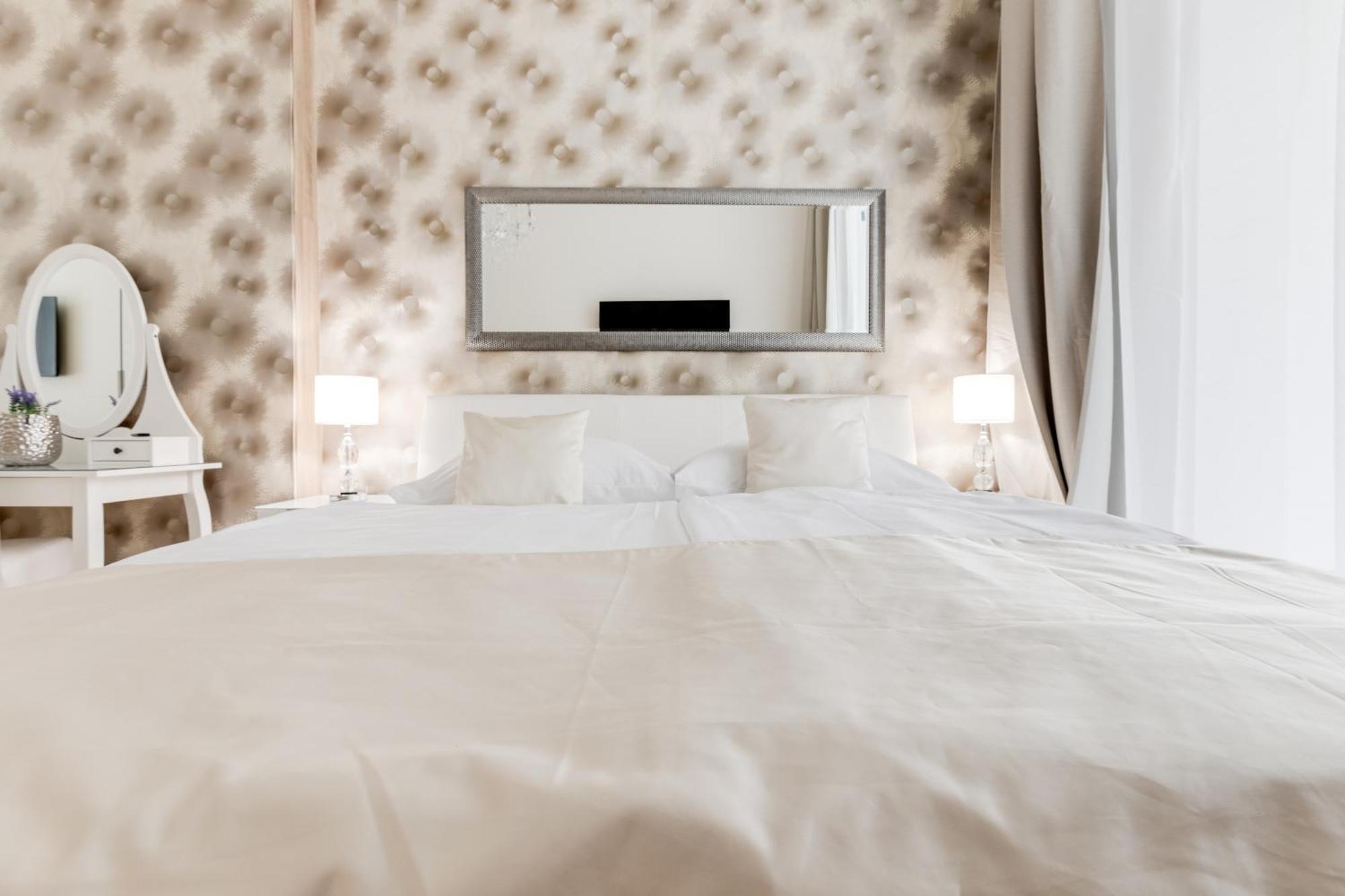 Luxury Riverside Apartments In The Center Of 프라하 외부 사진